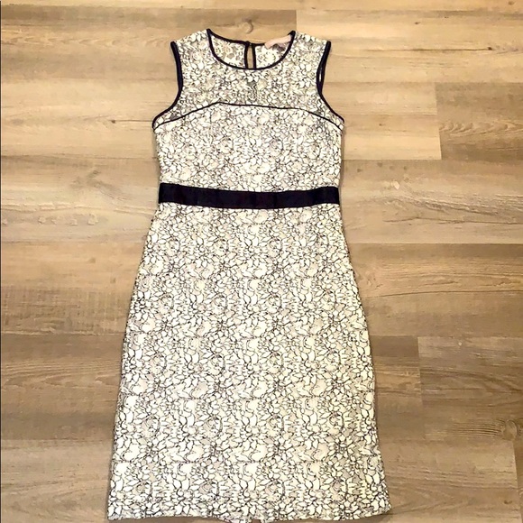 Dresses & Skirts - Banana Republic White and Navy Dress Size 4